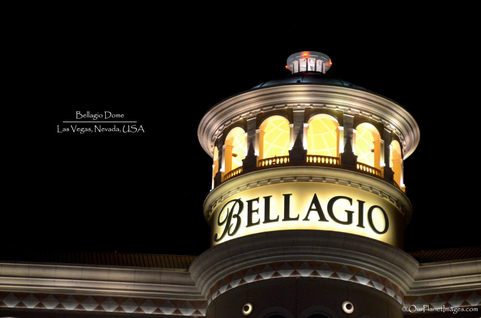 Bellagio dome at night