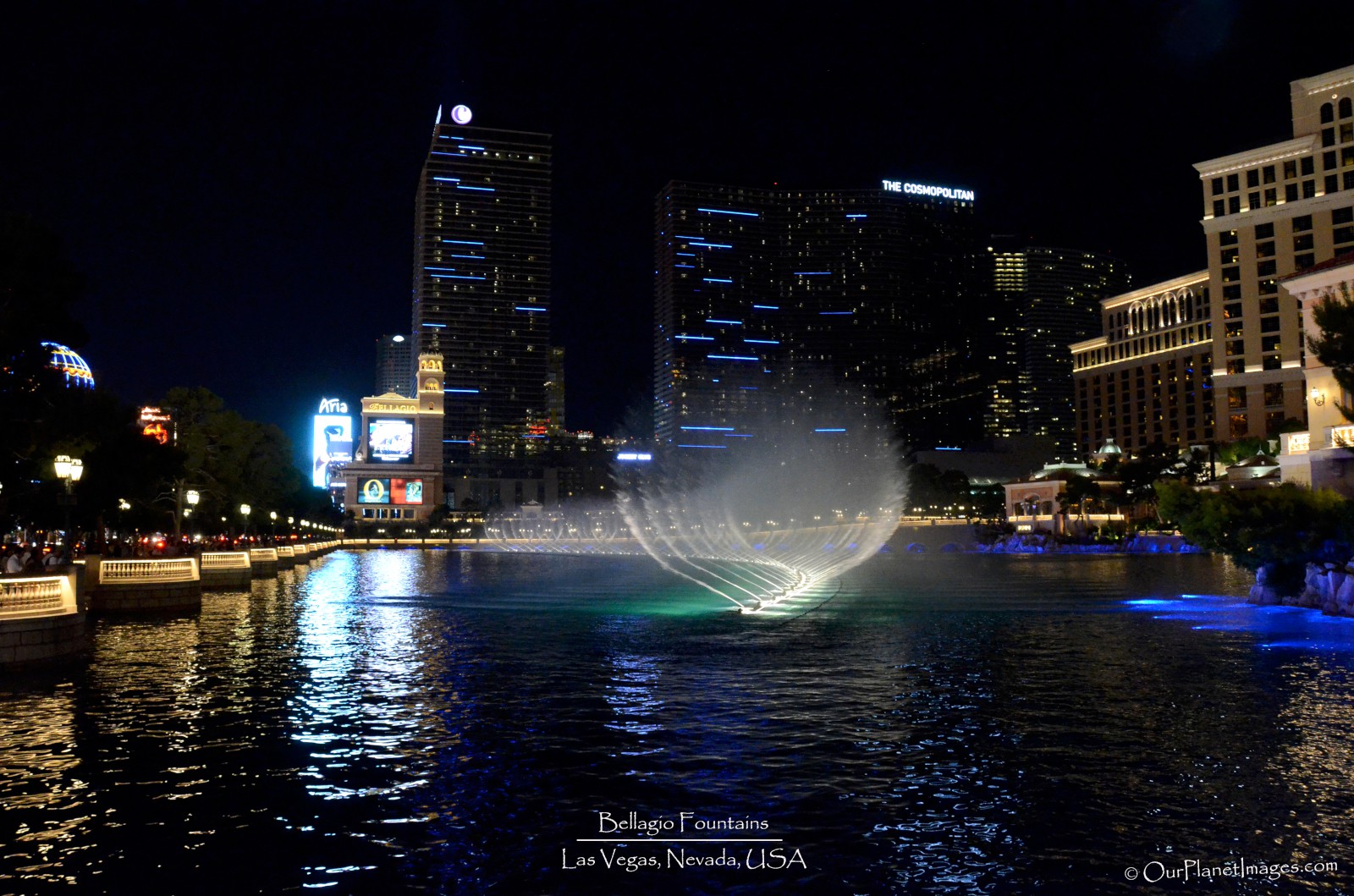 Bellagio fountain show side view