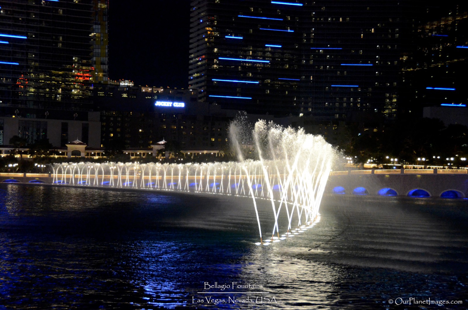 side view Bellagio fountain show