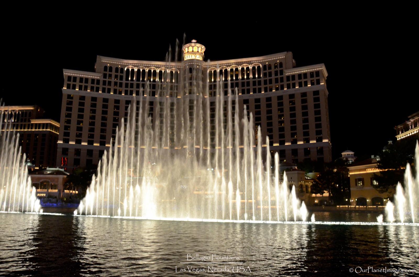 Bellagio Fountain Show peaks