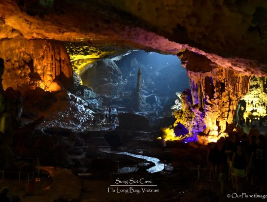 Sung Sot Cave - Vietnam
