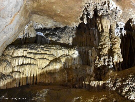Nguom Ngao Cave - Vietnam